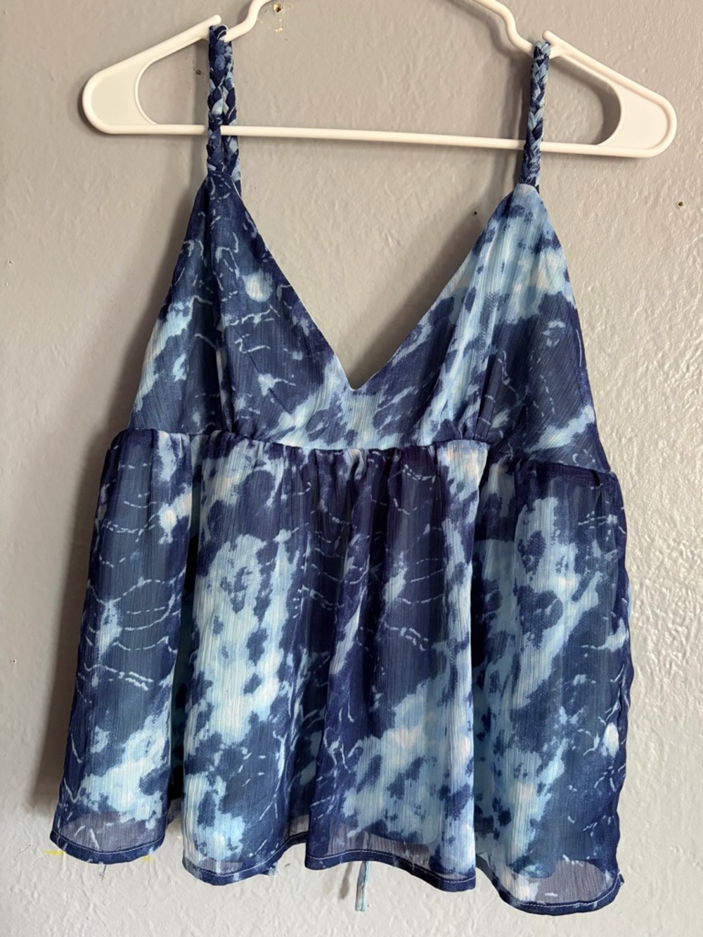 Sim & Sam Blue Tie-Dye V-Neck Spaghettiā Strap Tank Flowy babydoll. NWT SZ L